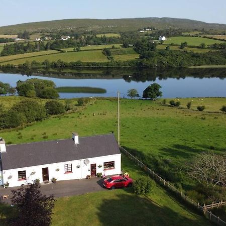 Granny'S Cottage, A Lovely Lakeside Cottage Donegal Town Exterior photo